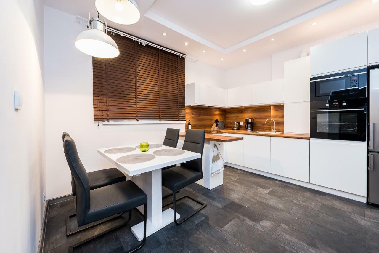 Stylowy Apartament カトヴィツェ エクステリア 写真