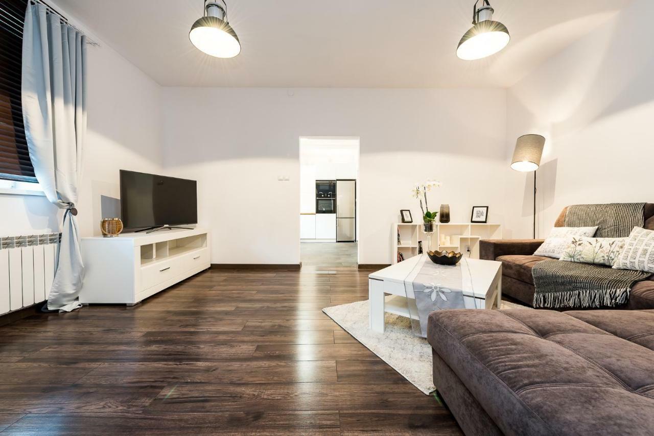 Stylowy Apartament カトヴィツェ エクステリア 写真